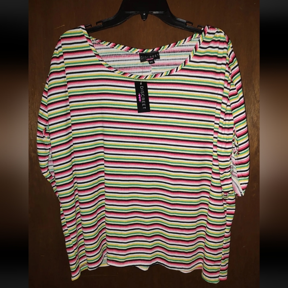 Discreet Women's Top, NWT, Striped, Size 2X Multicolored, Ties on the sleeves